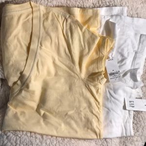 2 NWT Gap v- neck short sleeve tees, Medium